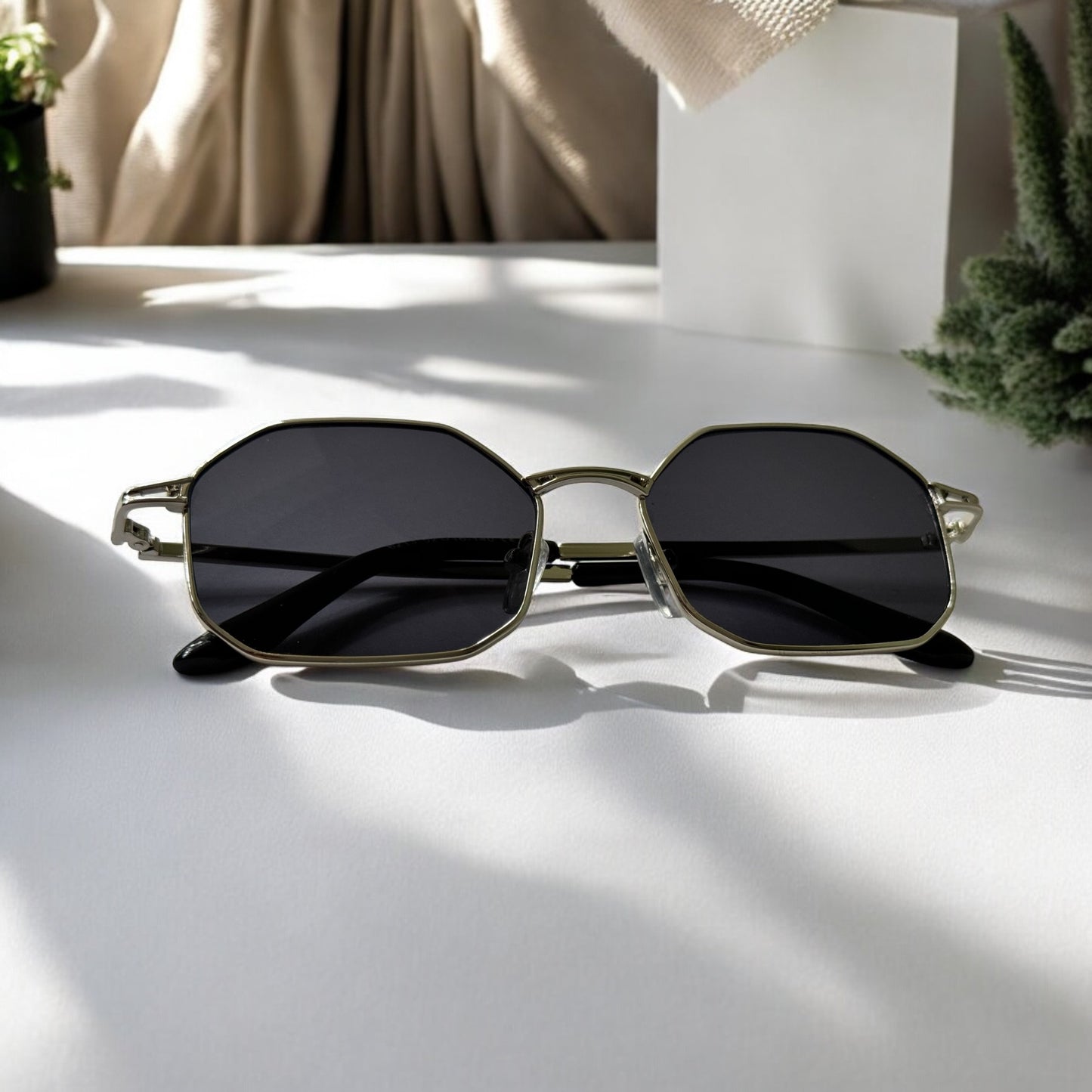 Sunglasses .